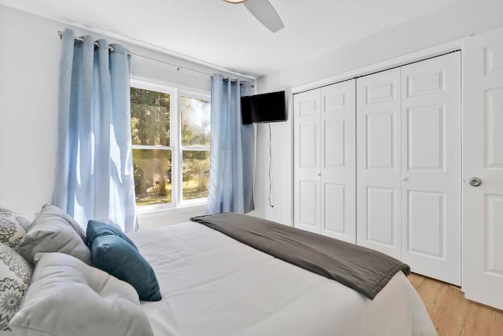 Middle Sound Hideaway~Beaches, Shopping, Families Villa Wilmington Ngoại thất bức ảnh